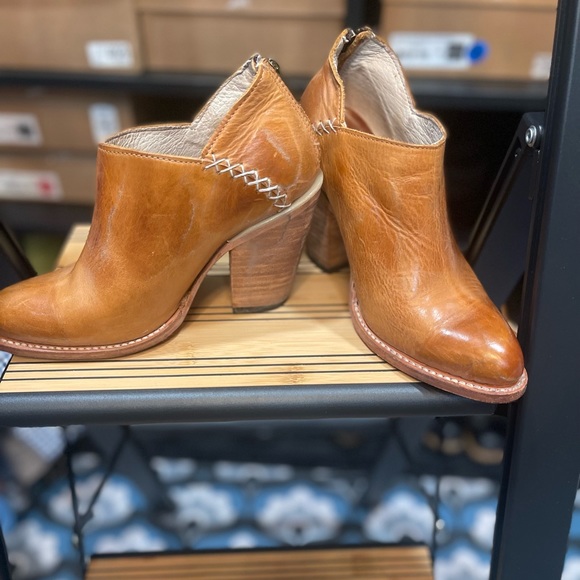 Freebird by Steven Steel Distressed Booties in Tan Size 8 - Picture 5 of 15